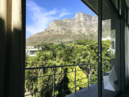 Entdecken Sie die Schönheit von Kapstadt durch die Linse von Dirk Schumacher, Ihrem Experten für Immobilienfotografie. Lassen Sie sich von atemberaubenden Aufnahmen einfangen, die die einzigartige Architektur und fesselnde Atmosphäre der Immobilien in Kapstadt zum Leben erwecken.
