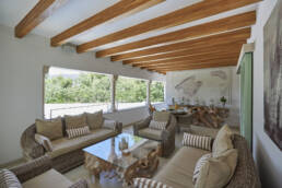 Business Fotografie Dirk Schumacher Mallorca“ bietet hochwertige Fotografie-Dienstleistungen für Unternehmen auf Mallorca. In Zusammenarbeit mit „Lieb & Partner Real Estate L.L.C.“ sorgt er dafür, dass Immobilien mit beeindruckenden Bildern ins beste Licht gerückt werden, um ihre Einzigartigkeit und besonderen Merkmale hervorzuheben