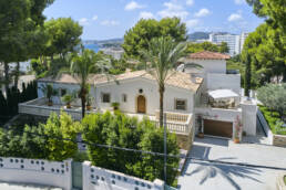 Business Fotografie Dirk Schumacher Mallorca“ bietet hochwertige Fotografie-Dienstleistungen für Unternehmen auf Mallorca. In Zusammenarbeit mit „Lieb & Partner Real Estate L.L.C.“ sorgt er dafür, dass Immobilien mit beeindruckenden Bildern ins beste Licht gerückt werden, um ihre Einzigartigkeit und besonderen Merkmale hervorzuheben